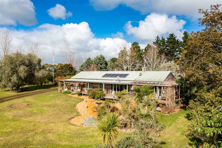 212 Staniforth Road Kaiwaka_26