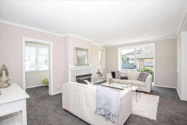 Charming 3-Bedroom Home in Panmure – Prime Location!