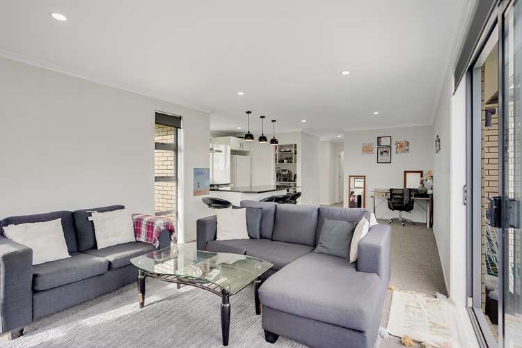 22 Inuwai Street Glenview_8