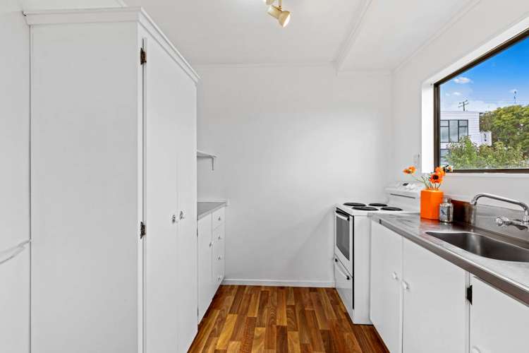 2/148 Sunset Road Unsworth Heights_9