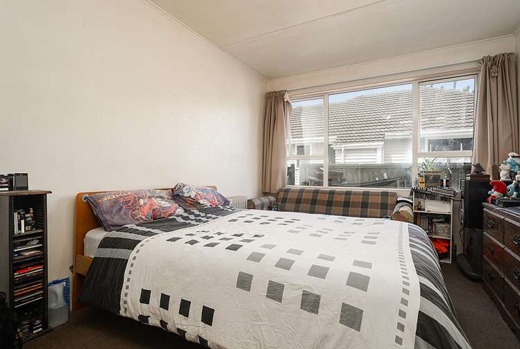 30 Avro Crescent Hornby_5