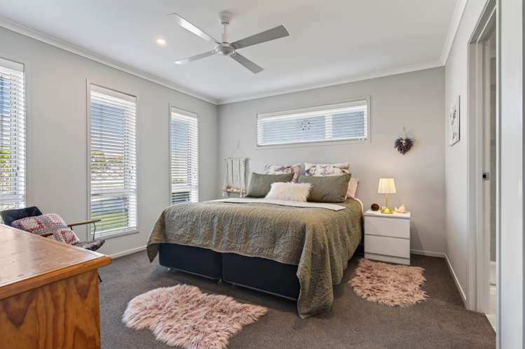 17 Olney Court One Tree Point_15