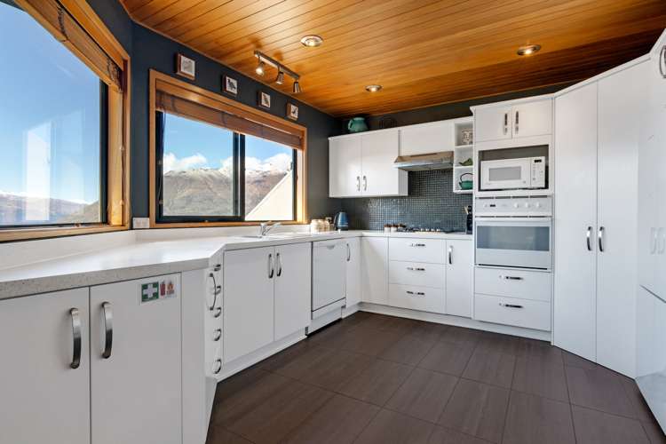 50b Greenstone Place Fernhill/Sunshine Bay_5