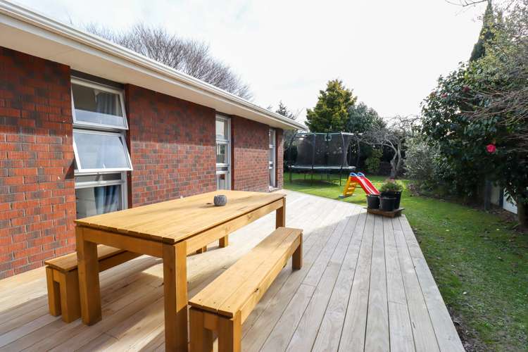 31 Somerset Crescent Highbury_13