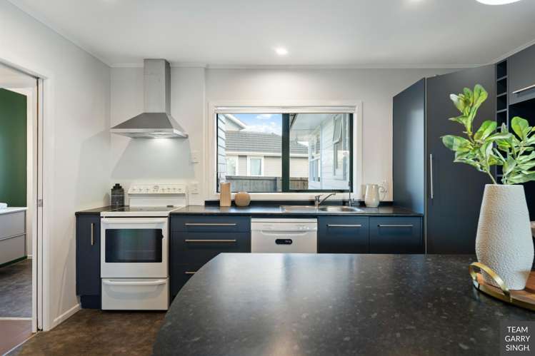 34 Antrim Crescent Otara_8