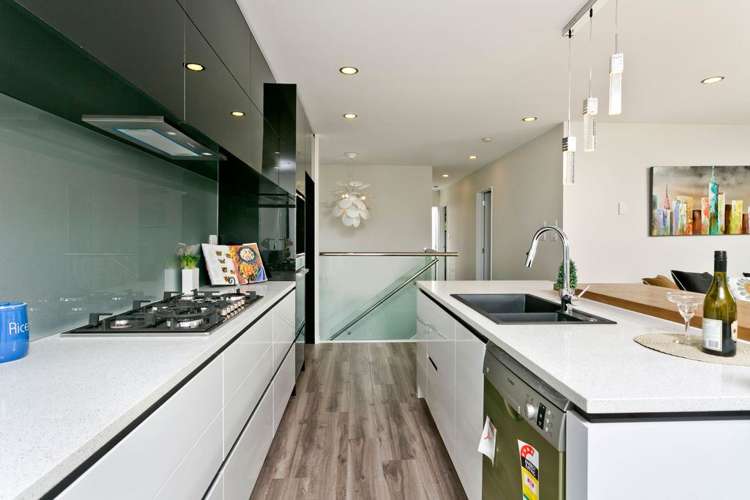 8a Wilkinson Way Browns Bay_9