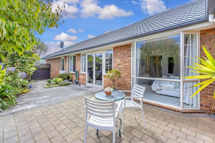 47 Parade Court_0