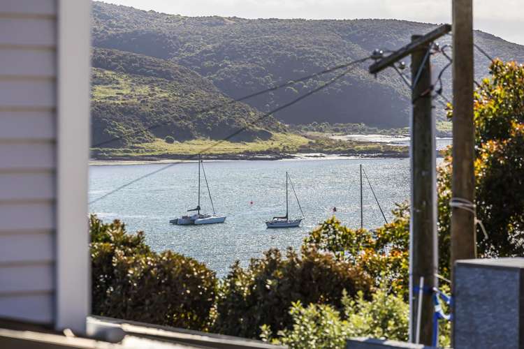 8 Kiriwai Road Paremata_19