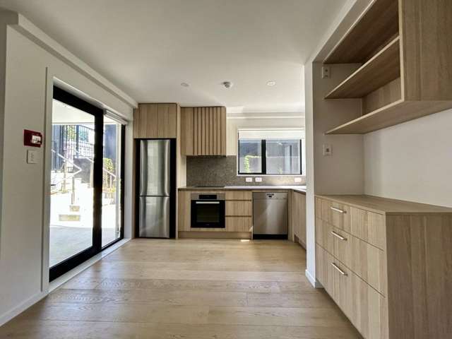 10/64 (64c) Coronation Road 1712_4