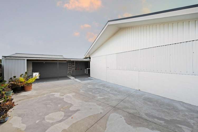 2 Guy Place Melville_22