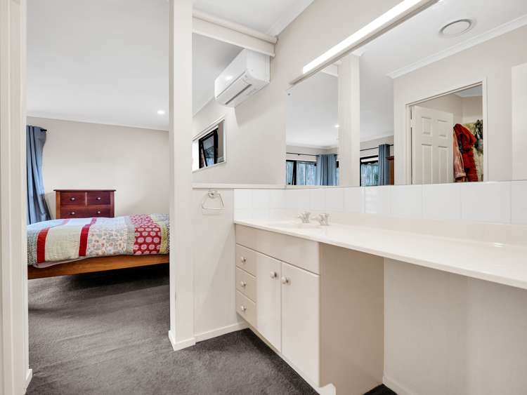 13 Guernsey Place Grandview Heights_12