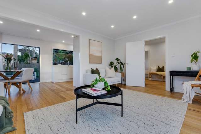 19 Highland Ave Titirangi_1