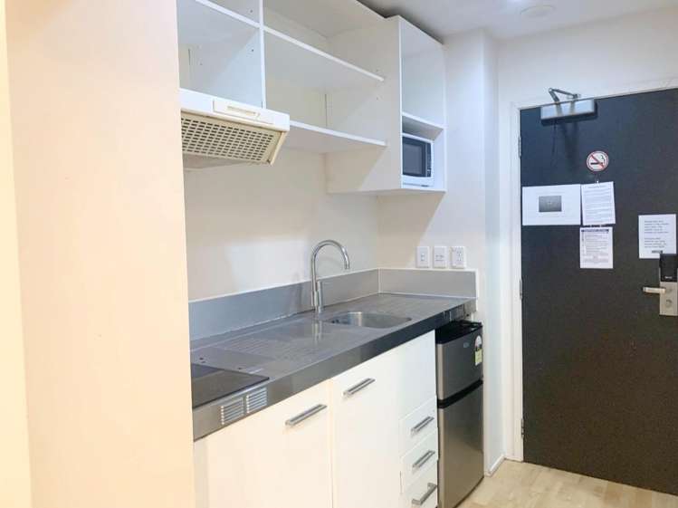 1810/23 Whitaker Place 1672_5