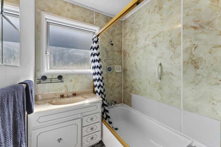 31 Holland Street Wainuiomata_14