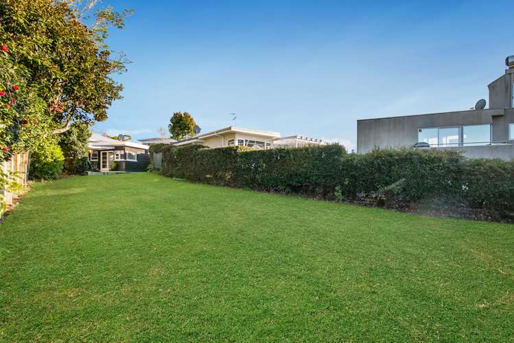 2/79 Sylvan Avenue Northcote_2