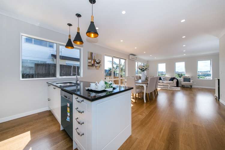 1c Vino Cina Heights Ranui_8