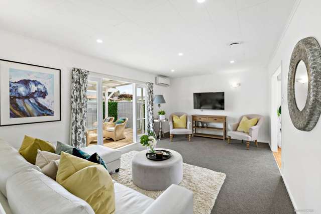 1/20 Gossamer Drive Pakuranga Heights_1