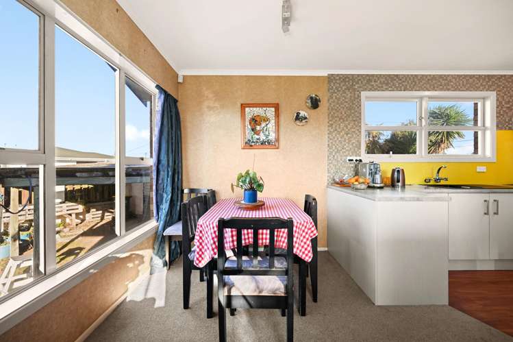 14 Frederick Drive Dinsdale_3