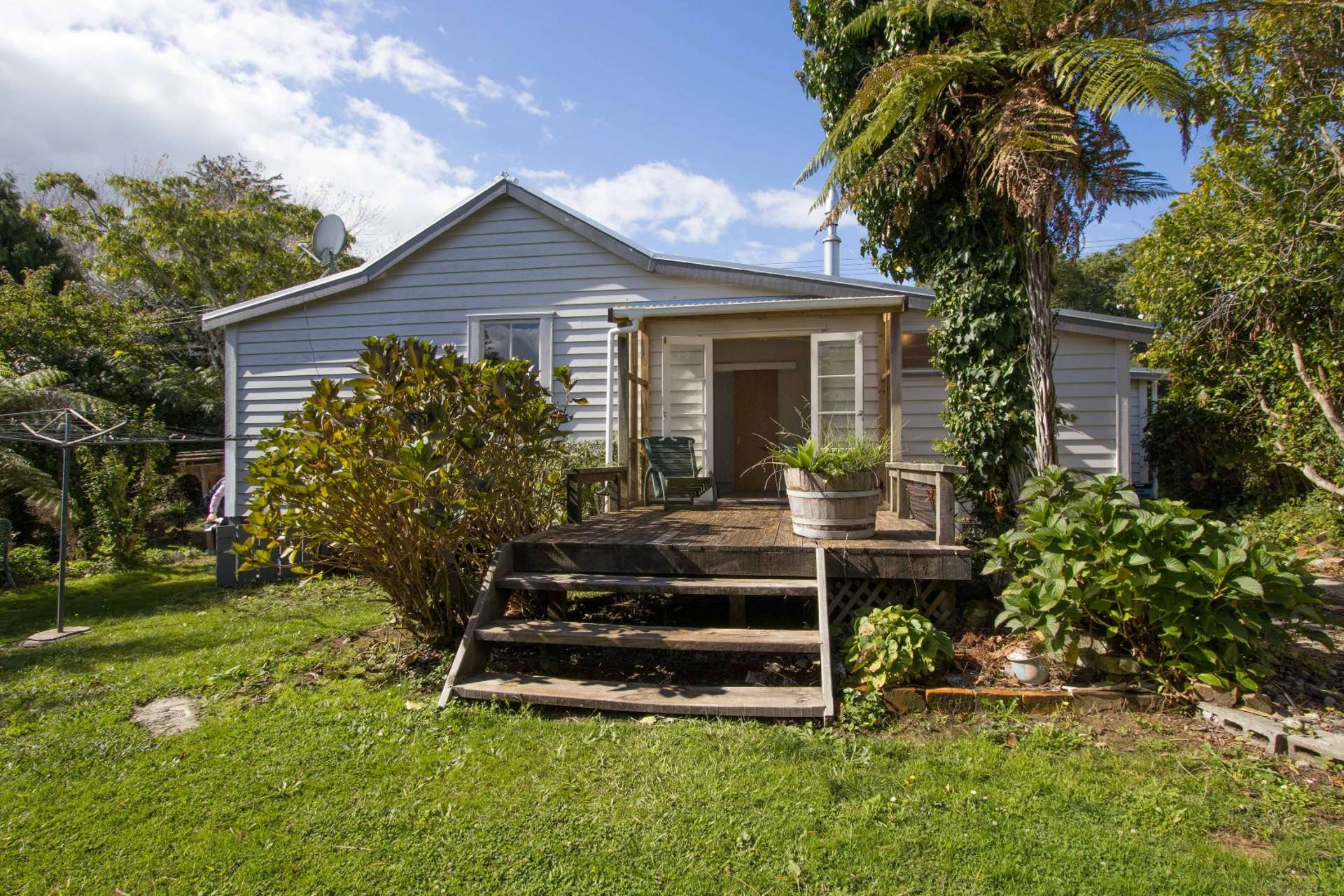 80 Victoria Street Waikino_0