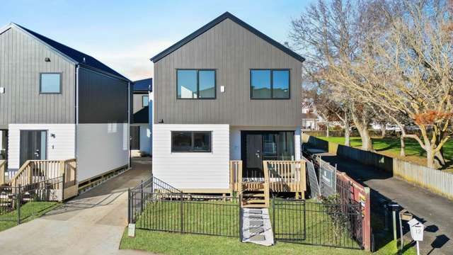 Most Affordable Standalone In Macleans Zone!