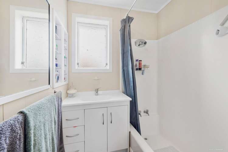 8a Howden Street Waiuku_8