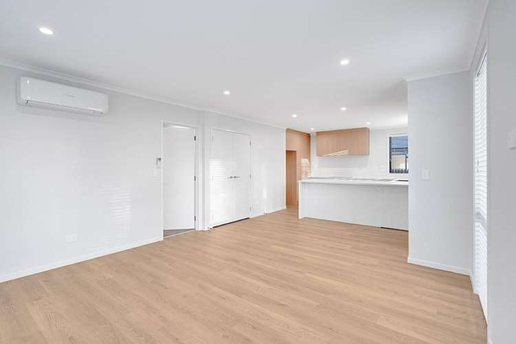 1 London Lane 11373_4