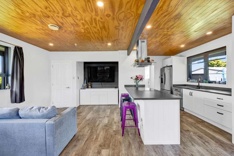 164 Tukapa Street Westown_10