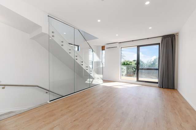 2/11 Sainsbury Road Mount Albert_1