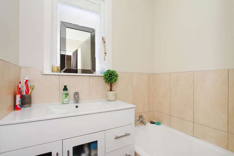 20 Chilcott Road Henderson_12