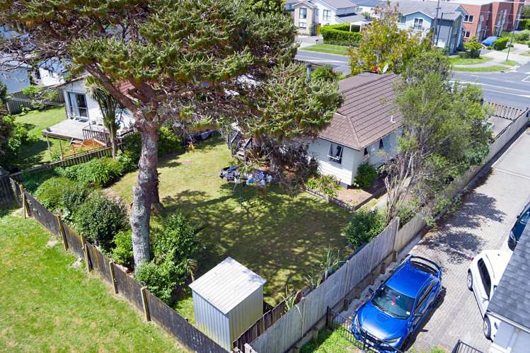 82 & 84 Moire Road Royal Heights_10