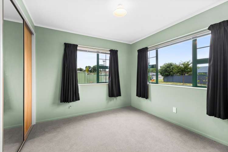 199 Frimley Oaks Frimley_5