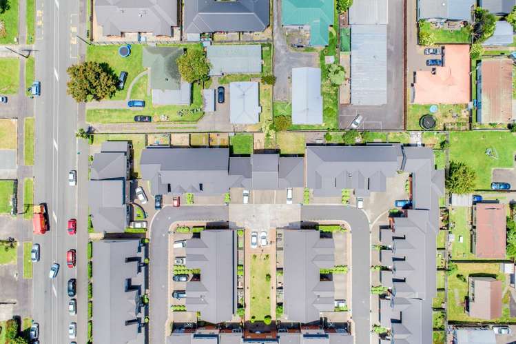 29 Chiefs Court Hamilton East_13