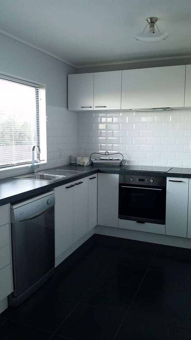 17A Kupari Place Totara Vale_1