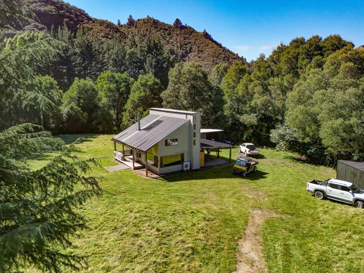 1529 Kauarapaoa Road Brunswick_10