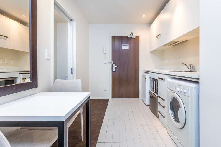 724/10 Waterloo Quadrant Auckland Central_5