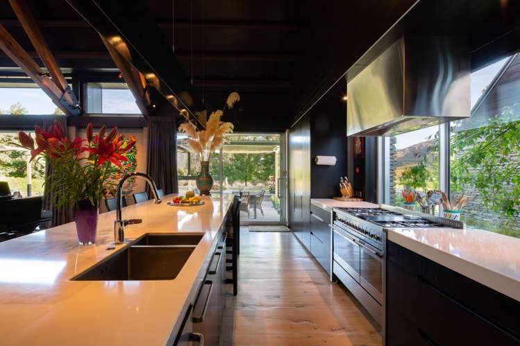 8 Bendemeer Lane Dalefield/Wakatipu Basin_9