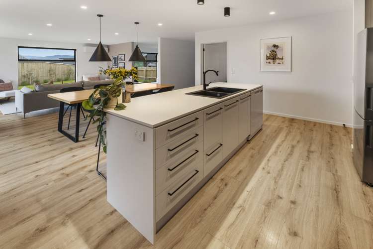 48 Katania Heights Brightwater_18