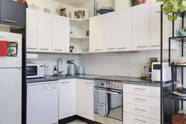 7/219 Grant Road Thorndon_7
