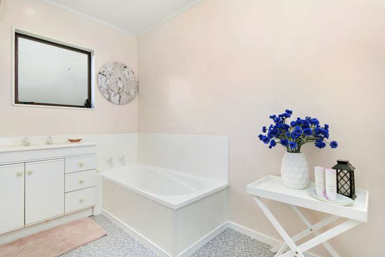 6 Westra View Tawa_12