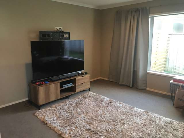 68 Intrepid Crescent Beachlands_4