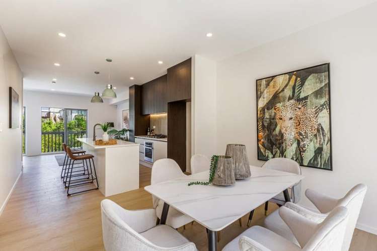 35 Lawson Creek Street 11410_10