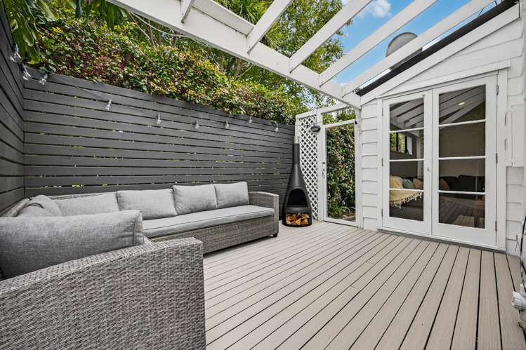 2 Hadfield Street Beach Haven_16