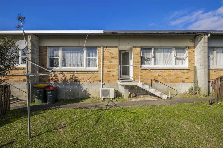 2/49 Clendon Avenue_0