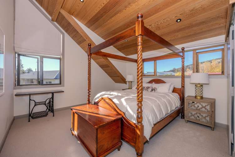 21 Mount Iron Drive Wanaka_10