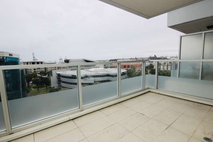702/85 Beach Road Auckland Central_11