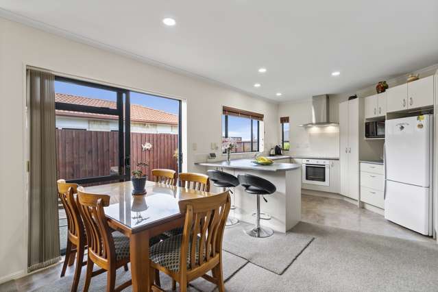 44 Chesterfield Way Orewa_3