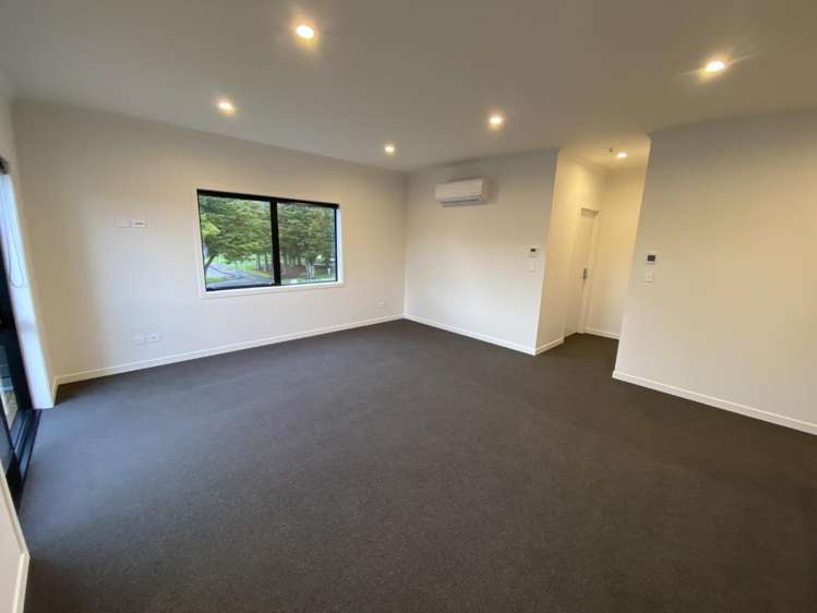 2/169 Knighton Road Hillcrest_5