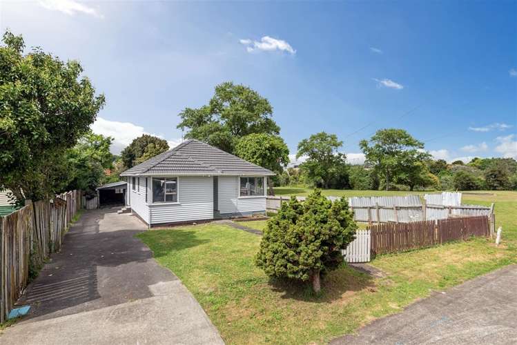 28 Laxon Avenue Otara_13