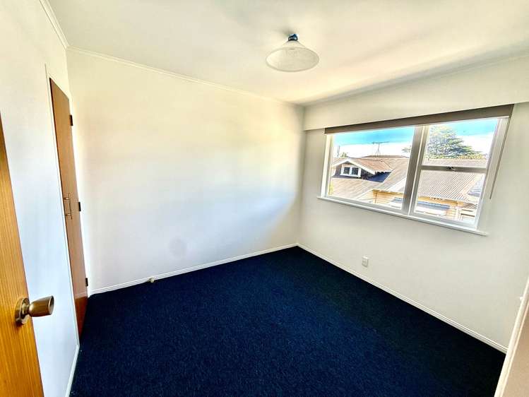 2/97 Pah Road Royal Oak_4