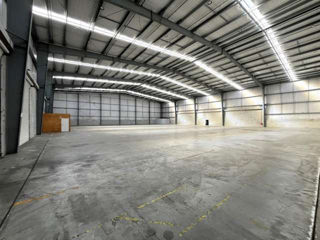 2,878sqm Warehouse on Corner Site